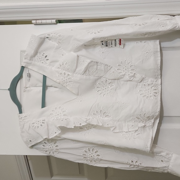 Bar III Tops - White embroidered top
